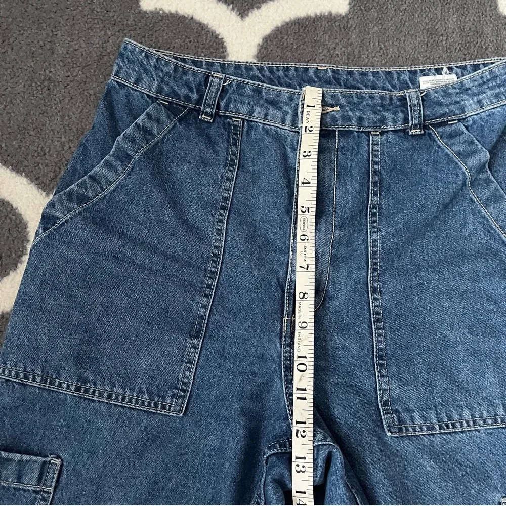 H&M DIVIDED Blue Denim cargo style women’s size 8 Jeans. Hi rise wide leg - Picture 5 of 12